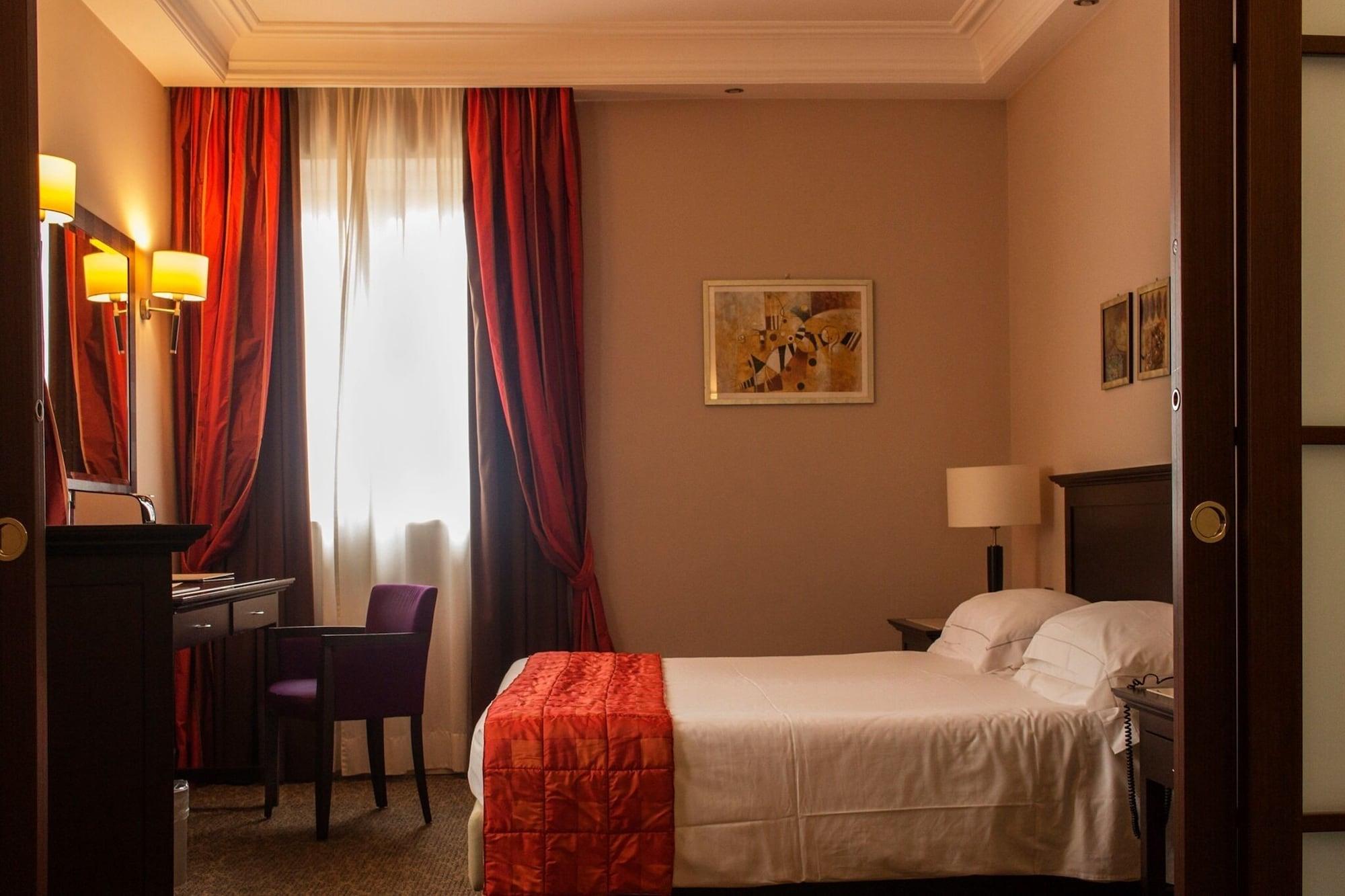 קליארי Hotel Regina Margherita מראה חיצוני תמונה